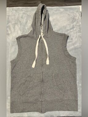 American Rag Gray Sleeveless Zip-Up Hoodie Vest - Medium